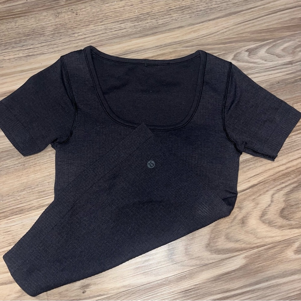Size 0/2 Lululemon Shirt With Push Up Bra